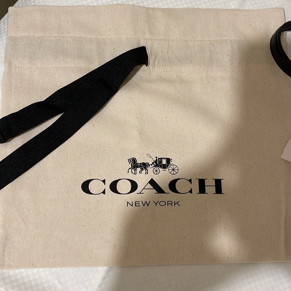 Retail $278 COACH Women’s Bag. NWT Coach Crossbody. Store bag included. - Picture 8 of 15